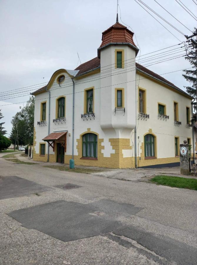 Meller-Kastely Villa Csurgo Eksteriør billede